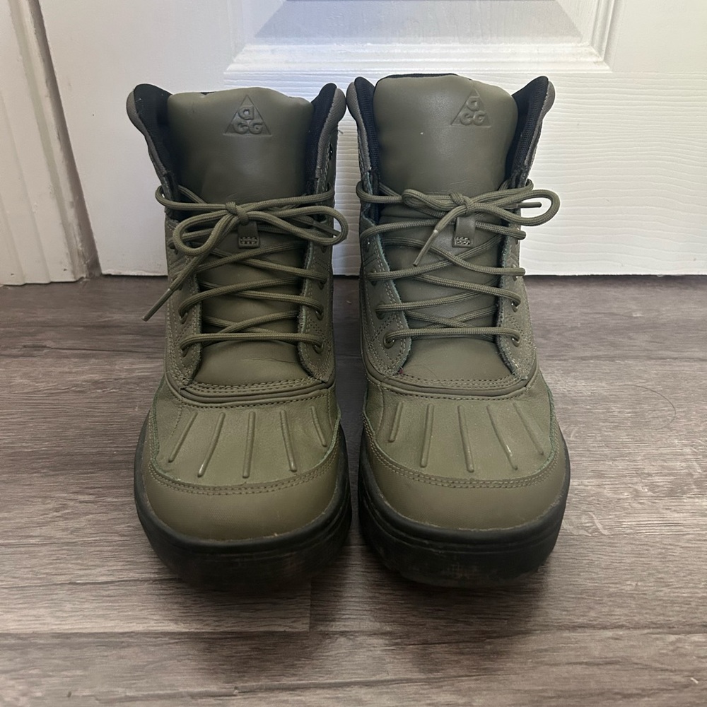 Nike Woodside Olive Green Boots in 6.5Y